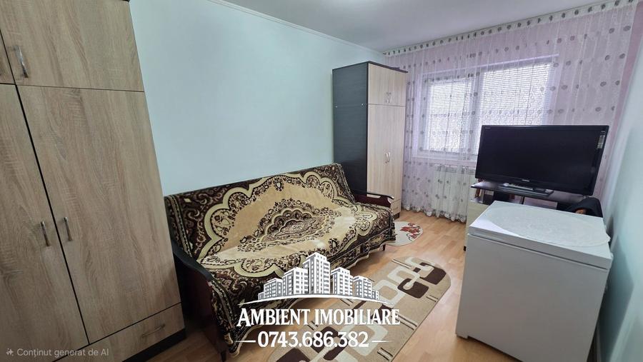 Apartament cu 3 camere, etaj 4, NEMOBILAT, zona CENTRU;