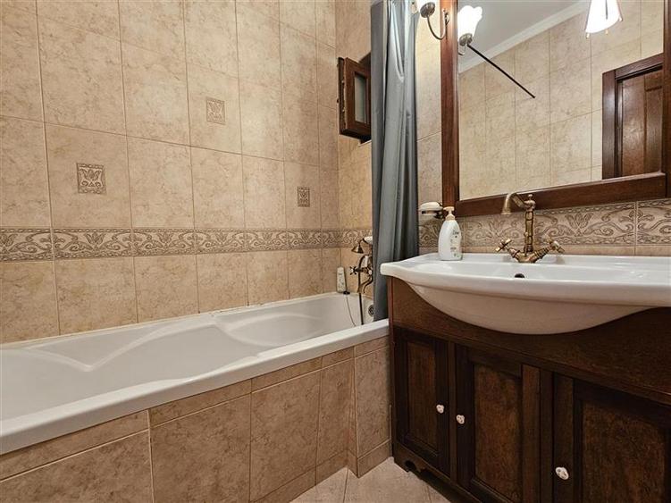 Apartament cu doua camere in zona linistita ultracentrala