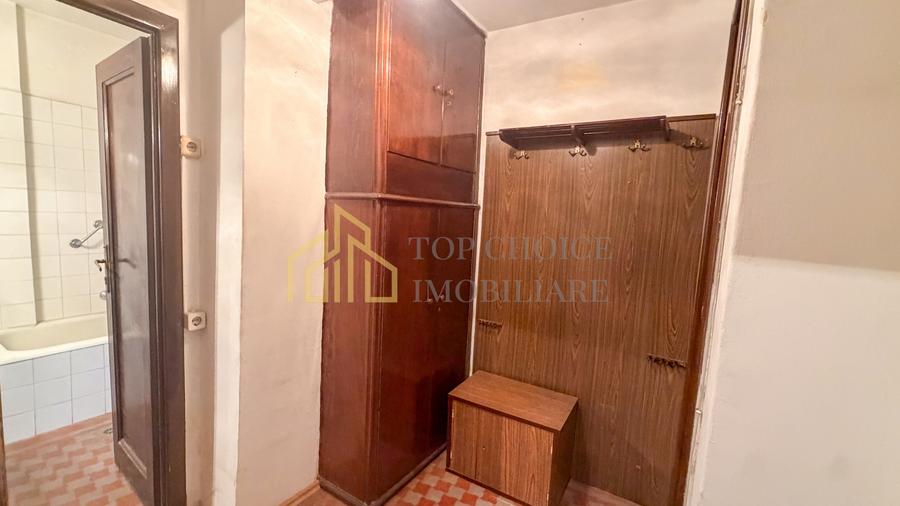 CAMERE TRANSFORMABIL IN 3 - LANGA SALA PALATULUI - CLADIRE CU ISTORIE