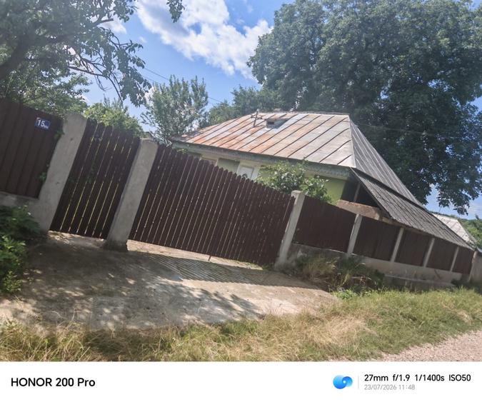 De vânzare: Gospodărie tradițională cu 2 case și teren 1.000 mp – Sat Băhnișoara
