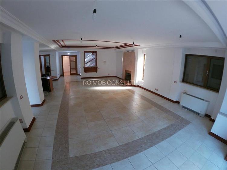 Vila 2.700mp, Paradisul Verde, cu piscina si padure proprie - 3