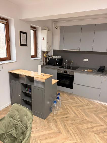 Apartament de vanzare , semidecomandat 50,mp ,2 camere Floresti zona VIVO
