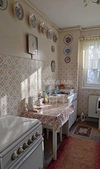 Apartament 3 camere în zona STRAZII PADIS - 2