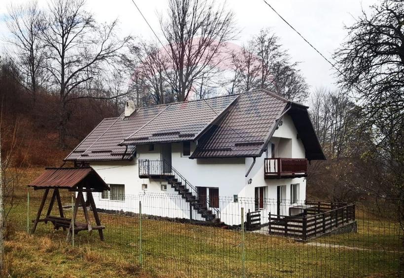 Casă / Vilă cu 7 camere în zona Bran-Tohanita, Brasov
