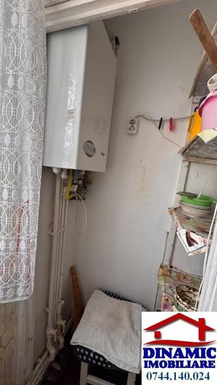 Ap 2 camere decomandat, etaj 3 – Precista, zona Școala 10, 49 000 EURO