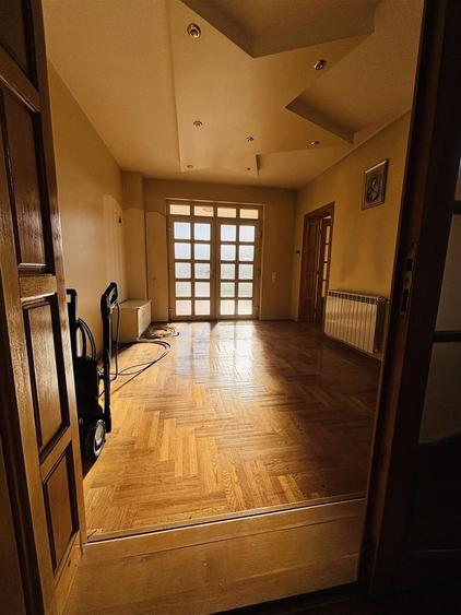 VILA CU 14 CAMERE SI 3405 MP TEREN IN SANMARTIN