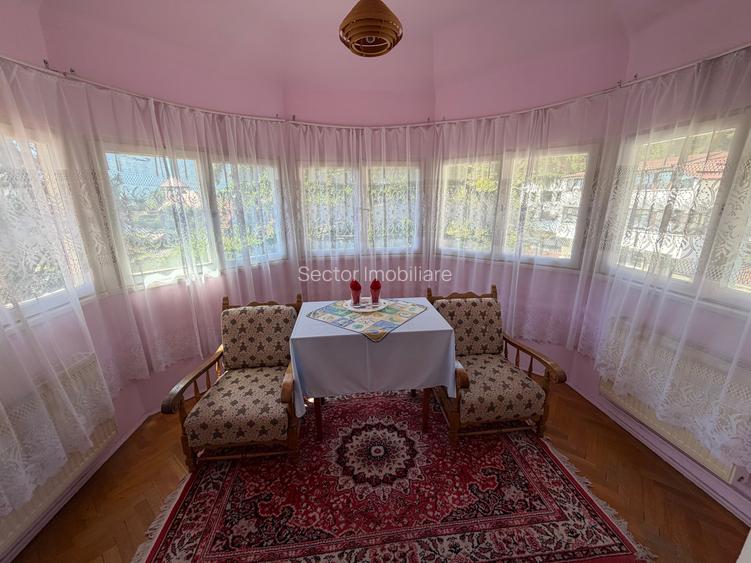 Vilă istorică de vânzare Castel Aura Buzescu Bușteni str. Victoriei nr. 11