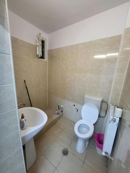 Casa de inchiriat. curte, centrala proprie, zona centrala. metrou 7min