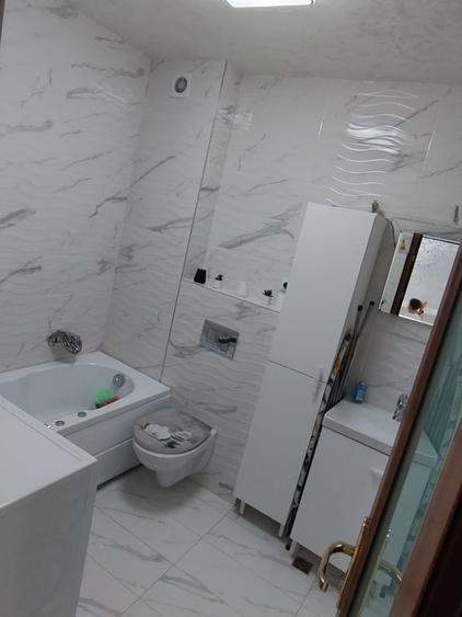 Apartament de vanzare 3 camere zona Eroilor