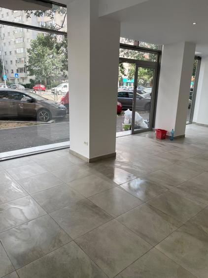 Spatiu Comercial RENOVAT - Calea Mosilor