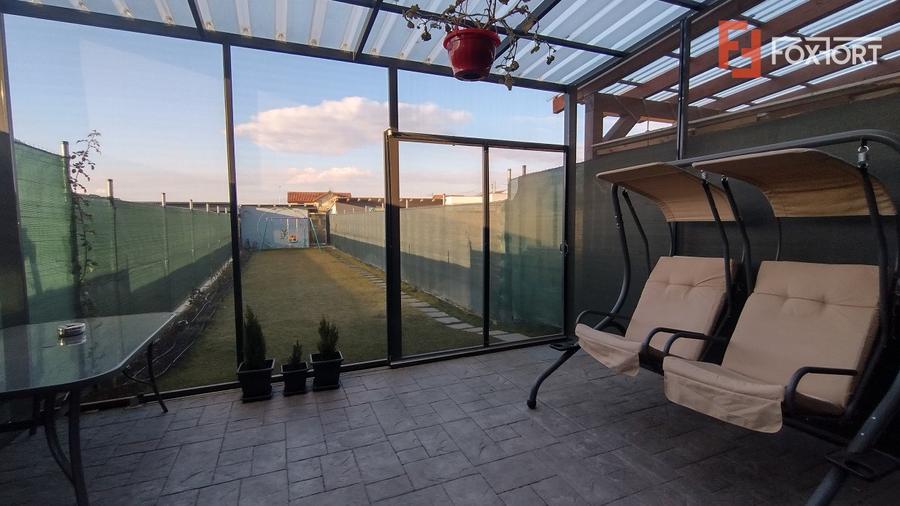 Casa insiruita, 4 camere, Sacalaz - arhitectura moderna, 2 locuri de parcare