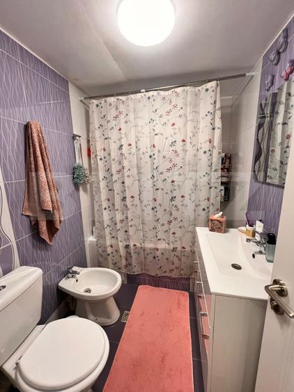 Apartament 4 camere mobilat si utilat-zona buna