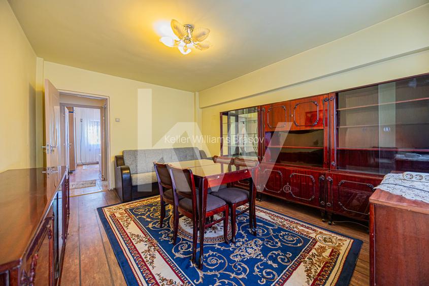 Vânzare apartament cu 2 camere,  2 balcoane, decomandat - zona Tractorul - 3