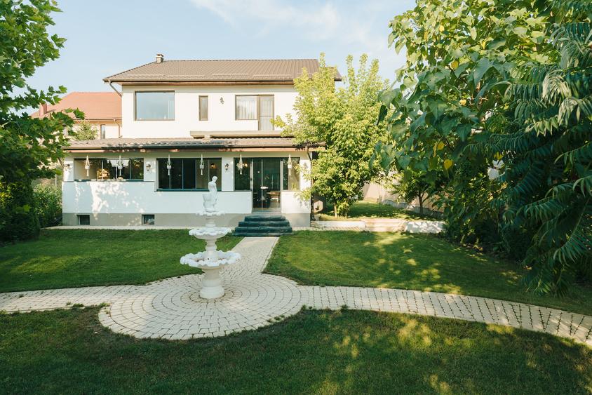 Casă Nouă de Lux pe Malul Lacului Corbeanca |Grădină 1.461 mp, Piscină și Ponton