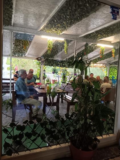 Vand pensiune si hotel la DN7/E81 Pitesti- Rm Valcea, teren 4 ha, 25euro/mp