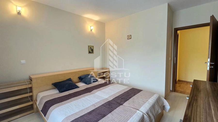 Apartament de inchiriat cu 3 camere, centrala proprie,Aradului