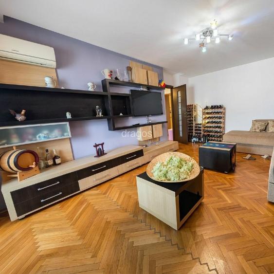 Proprietar 4 camere decomandat 92mp util in  Steaua  - 3