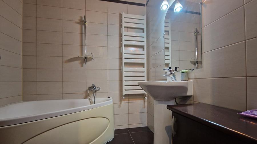 Apartament spatios 2 camere 83mp Stefan cel Mare
