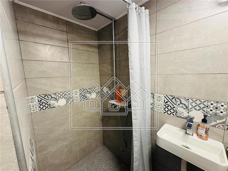 Ap cu 3 camere+pivnita mare, 65 mp utili, situat in Centrul Istoric