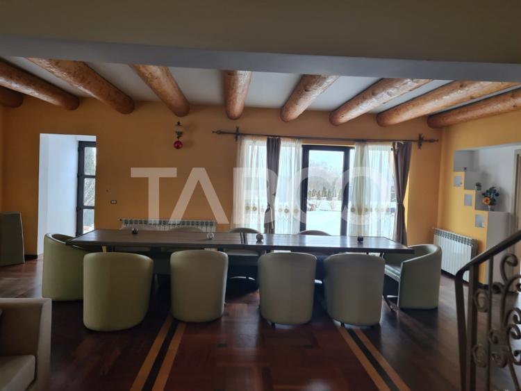 Casa la 5 minute de Fagaras Ultramoderna 300 mp utili la cheie