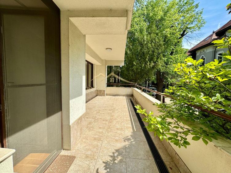 Apartament cu 4 camere 250mp* 2 parcări subterane / Dorobanti-Capitale