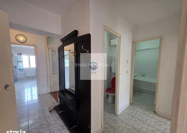 Apartament 3 camere decomandat Deva Bulevardul Decebal–Galeria de Arta