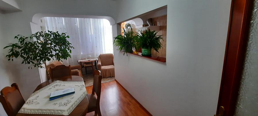 Apartament 5 camere Piata Mare