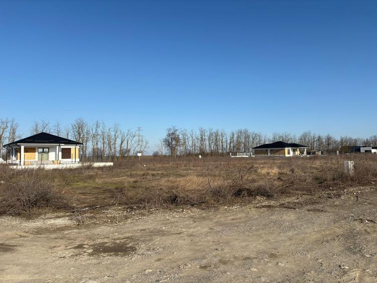 Teren intravilan de vânzare – 592 mp – Vânători | zonă liniștită