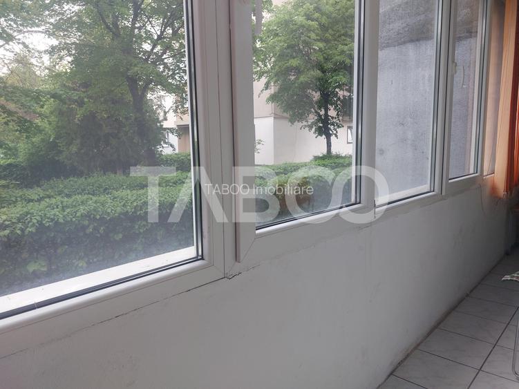 Apartament cu 2 camere decomandate si balcon de inchiriat in Strand - 13