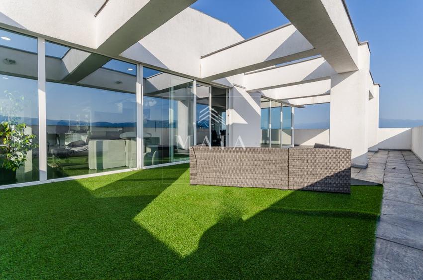 Penthouse 244 mp, et 17 , 3 camere, Prelungirea Bld Mihai Viteazu