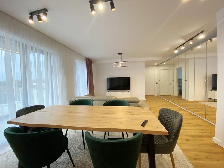 Apartament 3 camere mobilat// Petrom City// loc parcare