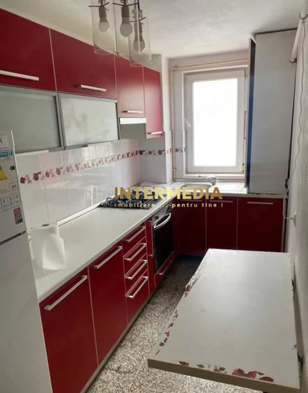 Închiriez apartament 3 camere , BLV Transilvaniei