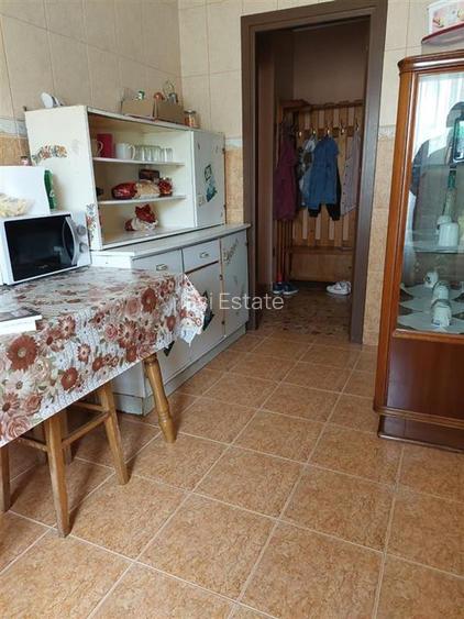 Camera de inchiriat in Apartament cu 3 camere decomandat cu 2 bai - 6