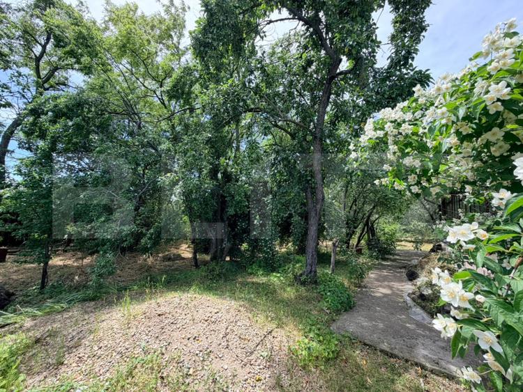 Casă cu 1.192 mp teren, front 22, sat Motoci-com. Mischii