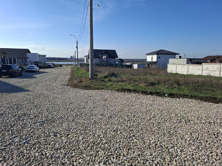 Agigea Lac- teren intravilan 360mp, colt