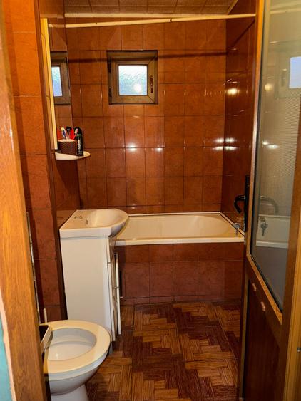 Etaj 1. Apartament 4 camere, confort 1 decomandat, zona Plantelor.