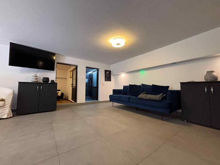 Apartament de închiriat  – 3 camere, curte proprie, zona Câmpului