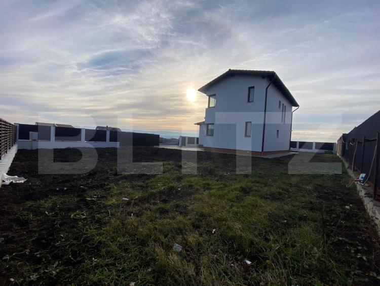 Casa moderna si luminoasa, cu spatii vitrate generoase, 610mp teren, 120 mp util