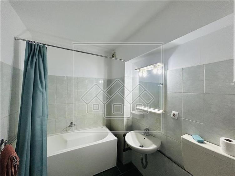 Ap cu 2 camere, 43 mp utili, etaj 3/6, bloc cu lift
