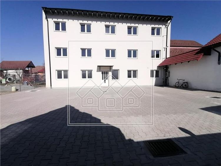 Spatiu birouri/ centru medical/ afterschool - 200 mp - Selimbar