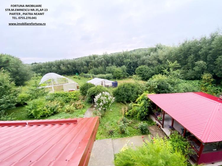 Proprietate com.Girov,compusa din casa, anexe si 8800 mp teren,com.0 cumparator