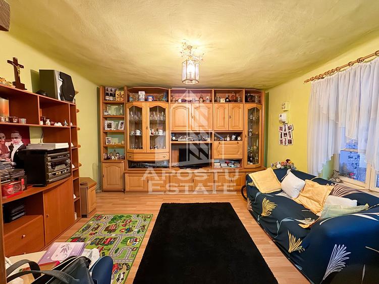 Casa la curte comuna cu 2 familii | 80mp utili | 350 teren | Sagului