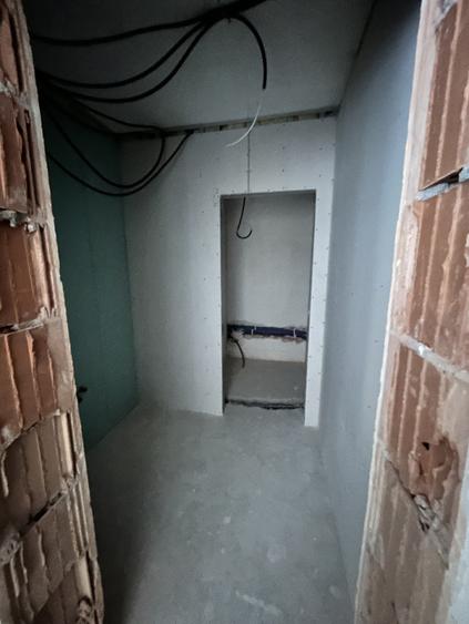 Spatiu comercial semifinisat 86 mp utili Borhanci