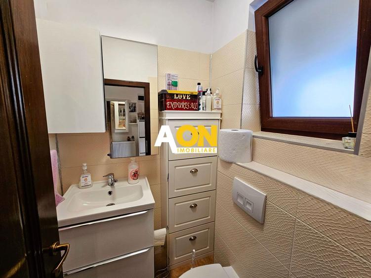 1/2 Duplex, 4 camere, 342 mp teren, strada asfaltata, Cetate
