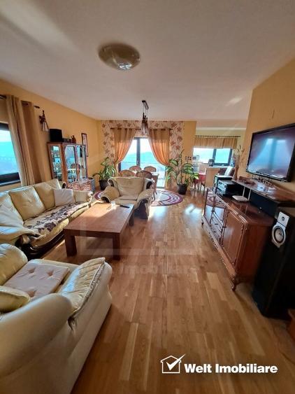 Vanzare casa tip duplex la intrarea in Borhanci