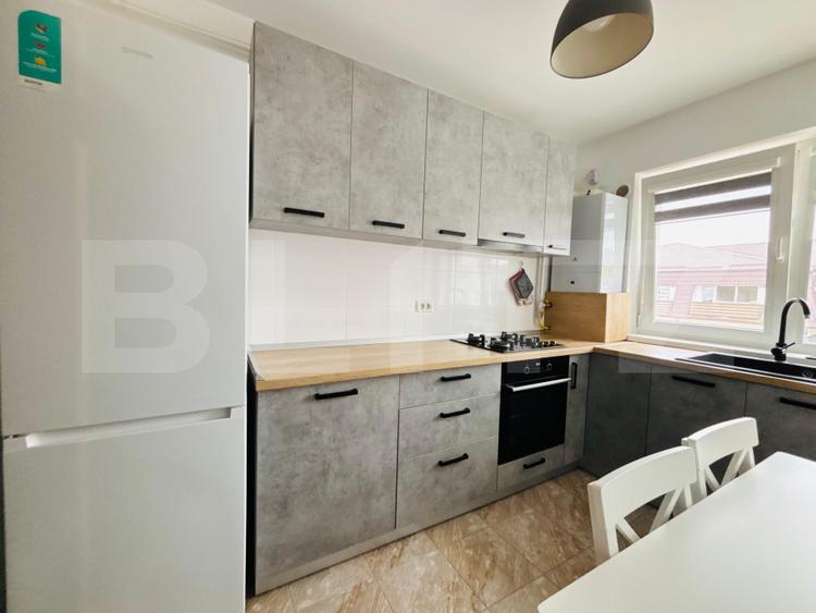 Apartament cu 2 camere, mobilat modern, cu terasă și parcare