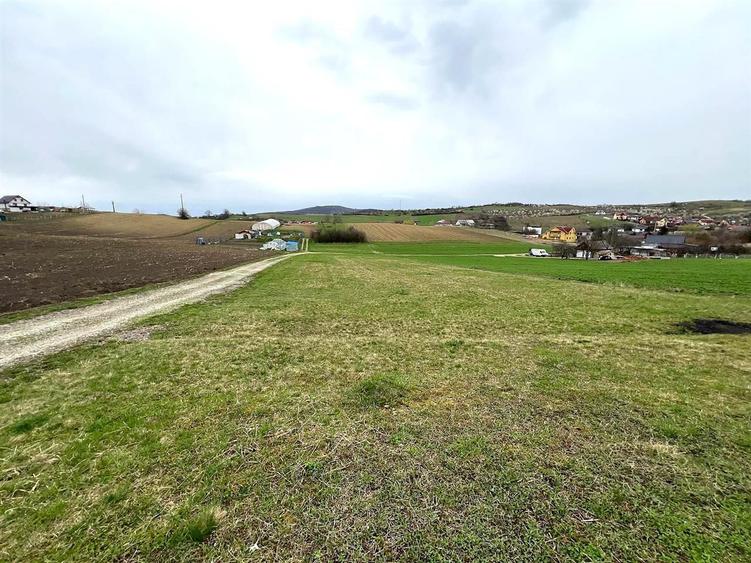 Teren extravilan zona lac Sigmir utilitati