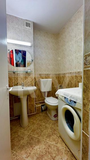 Apartament de închiriat 3 camere în Valea Aurie