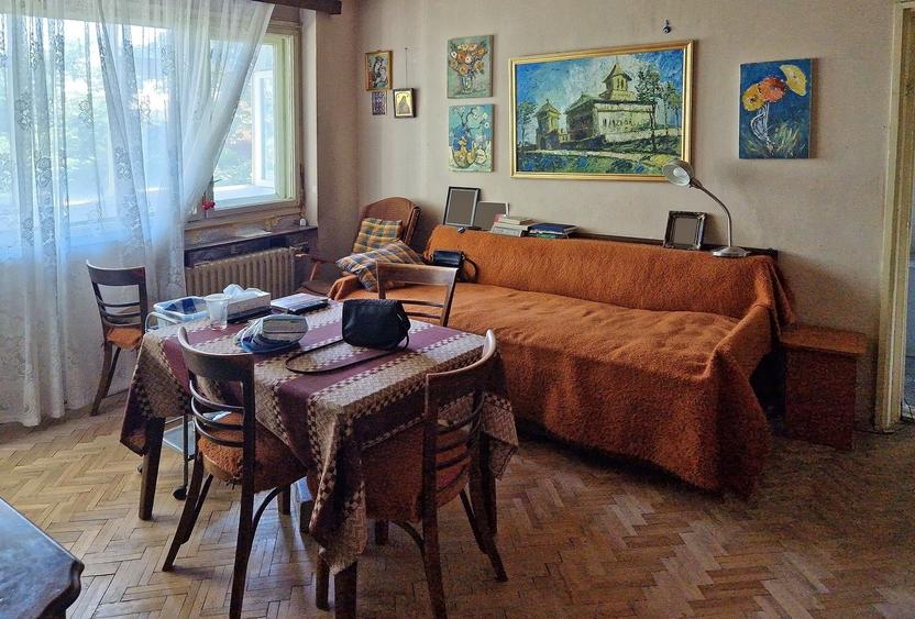 Vanzare 3 camere Zboina Neagra-Giulesti, 4/10, reabilitat, necesita renovare