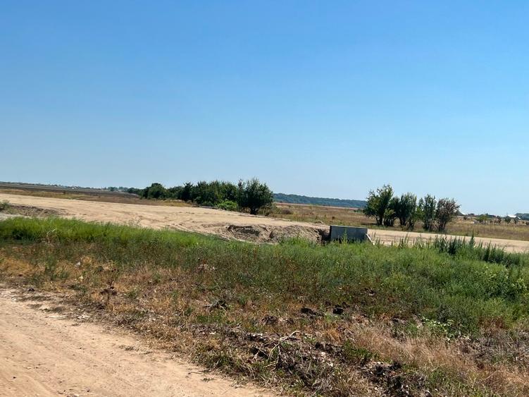 Teren 20.000 mp de vânzare, acces șos. Curtea Domneasca (str. Jadului) lângă A0